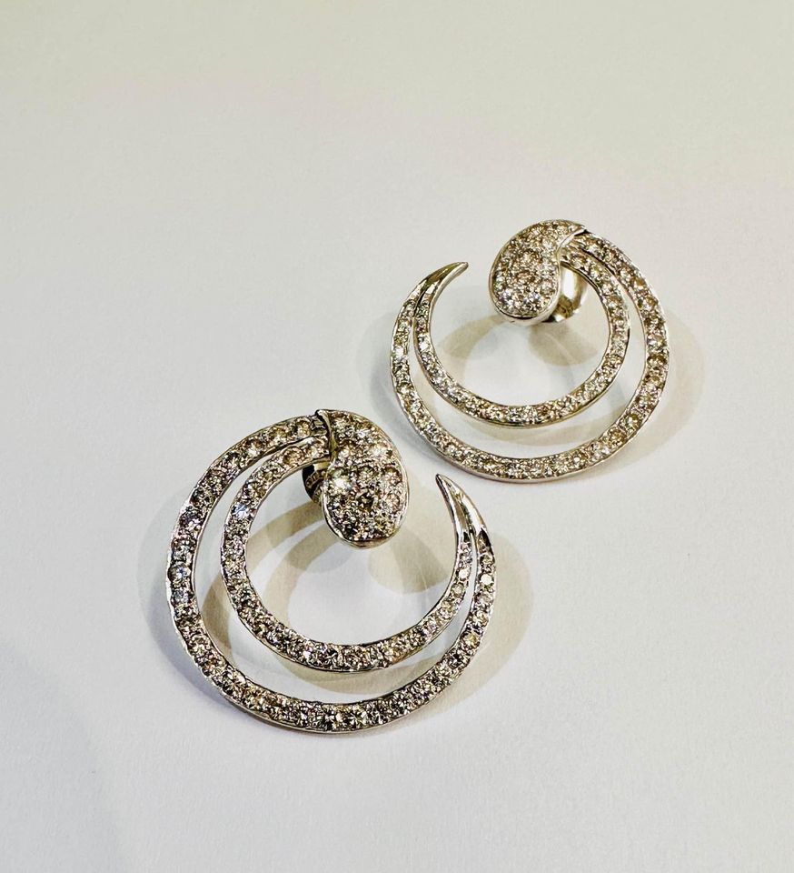 2.00CTW Natural Diamonds, 18k Gold Earrings , 31mm