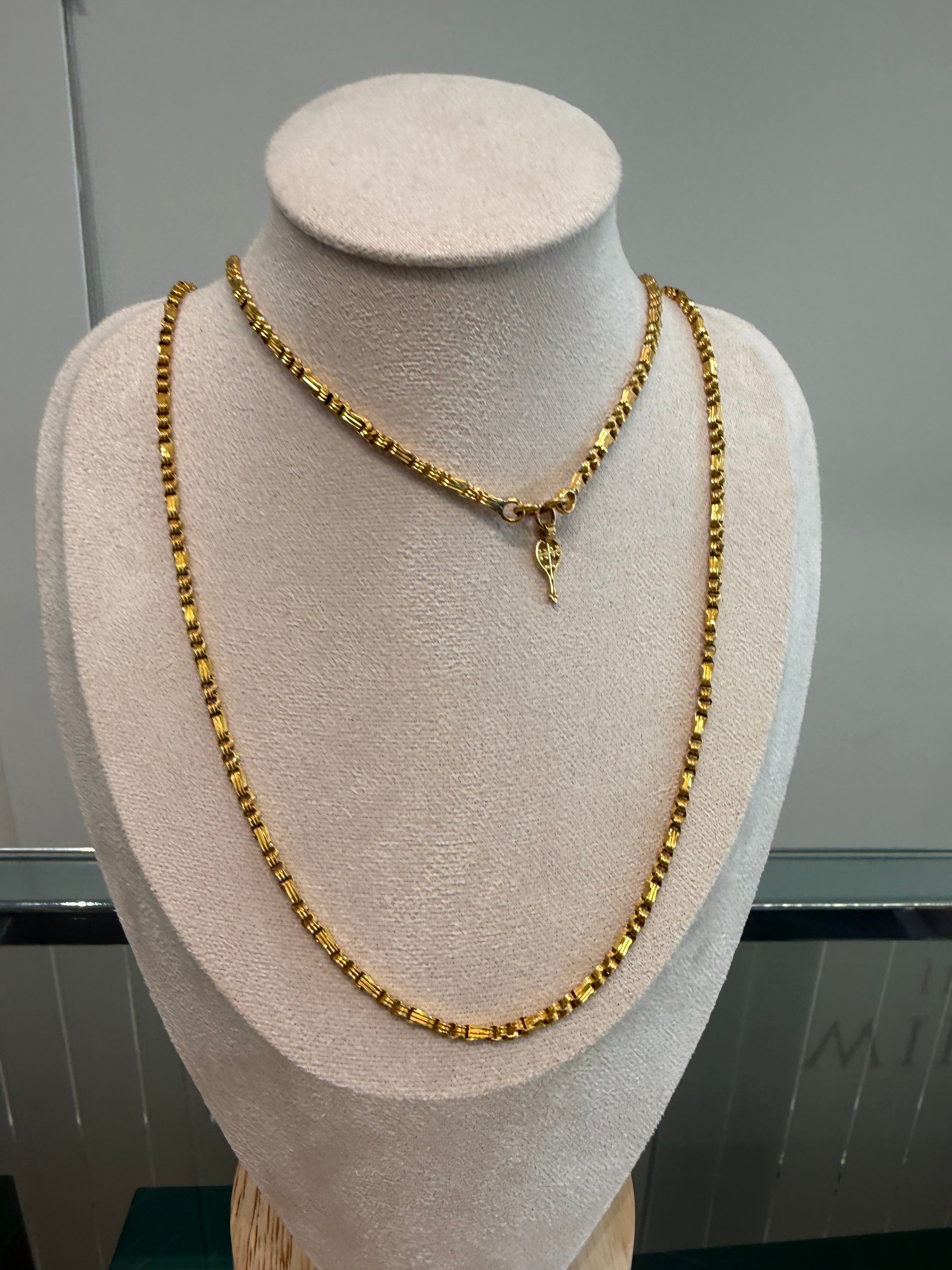 Beautiful Dubai Gold 22karat Solid 24.2 grams 26” handmade chain stamped and tested