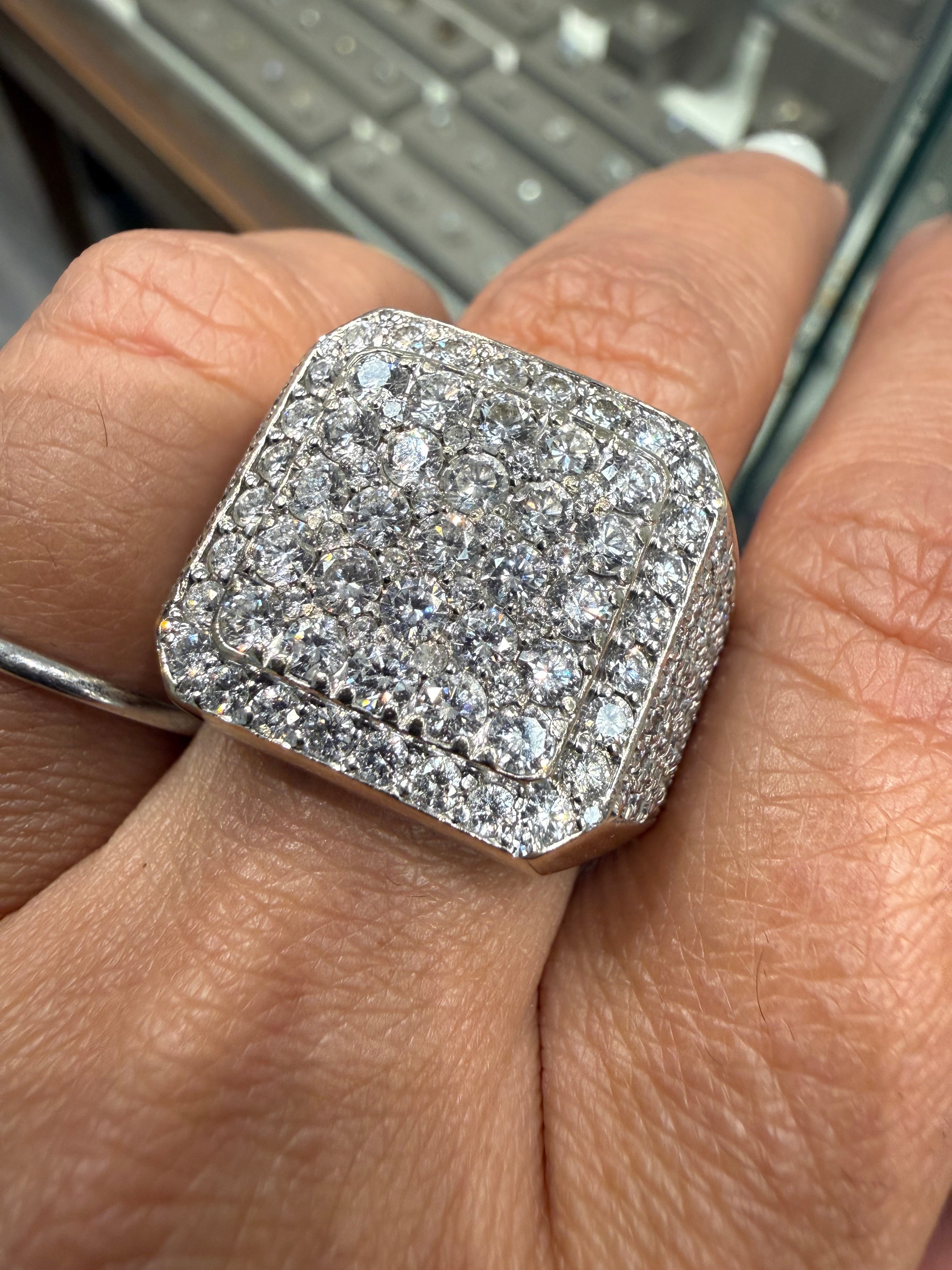 14karat Men’s ring 5.50CTW natural diamonds