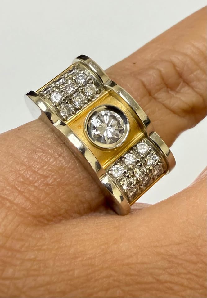 Karl Stittgen 18k Custom Design , Past.Present.Future Natural Diamonds 2.00CTW Ring , 20 grams