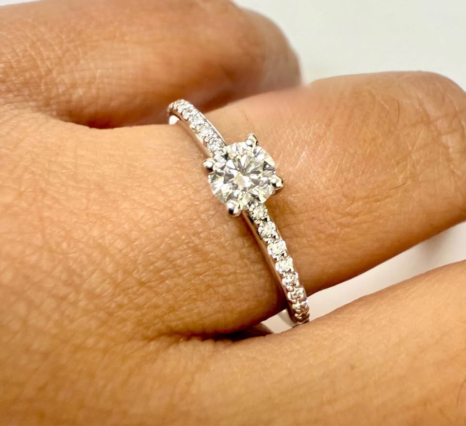 Lugaro 18karat Natural Diamonds Engagement Ring GIA Certified F-SI1 0.40carat