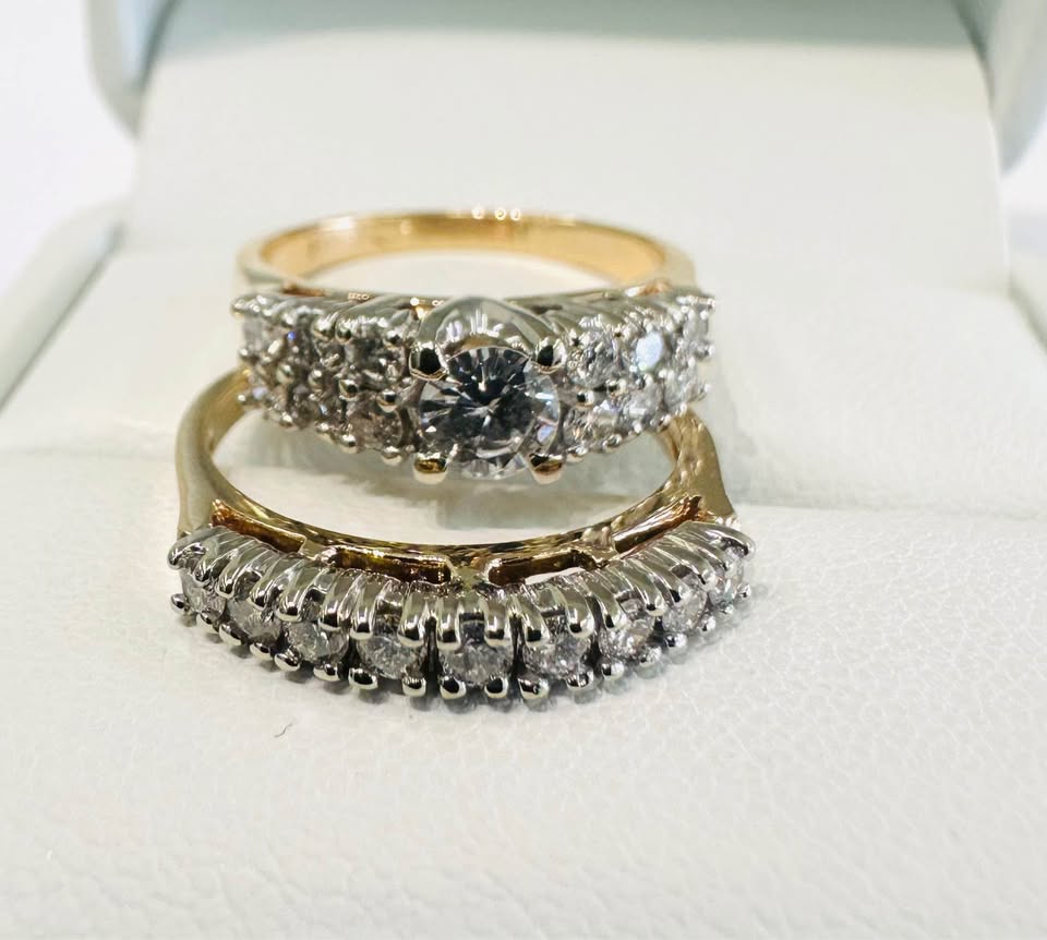Made in Canada 14k Natural Diamonds Wedding Set 1.20CTW