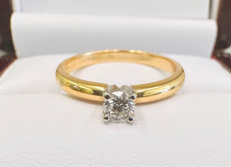 Natural Diamond 14karat Solitaire Engagement Ring 0.22Carat