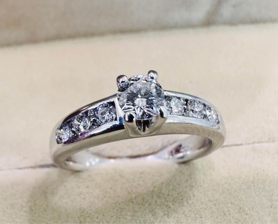 Natural Diamonds 14karat Engagement Ring 0.50CTW