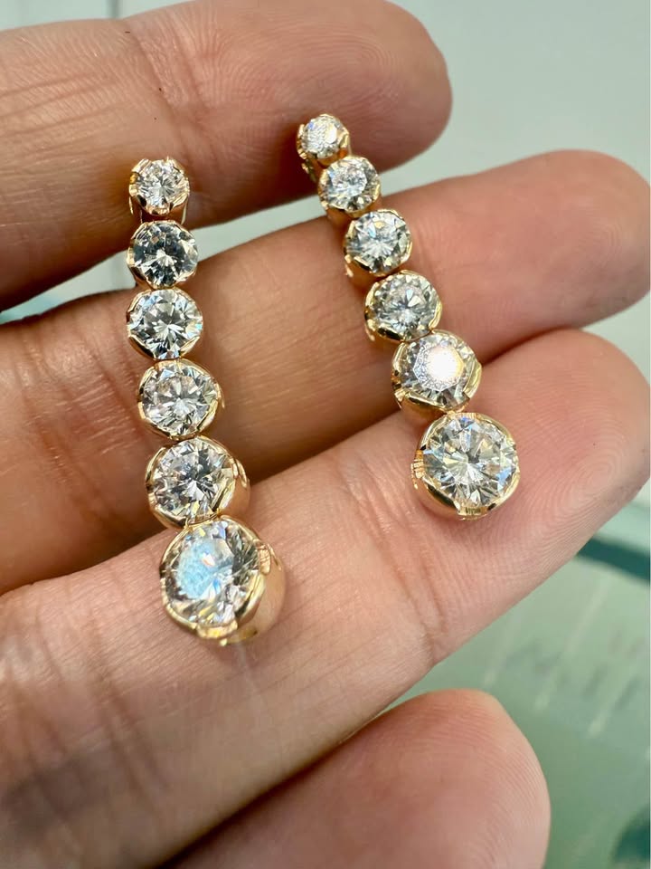 Natural Diamonds Dangle Earrings 3.65CTW VS1-G in 14k gold