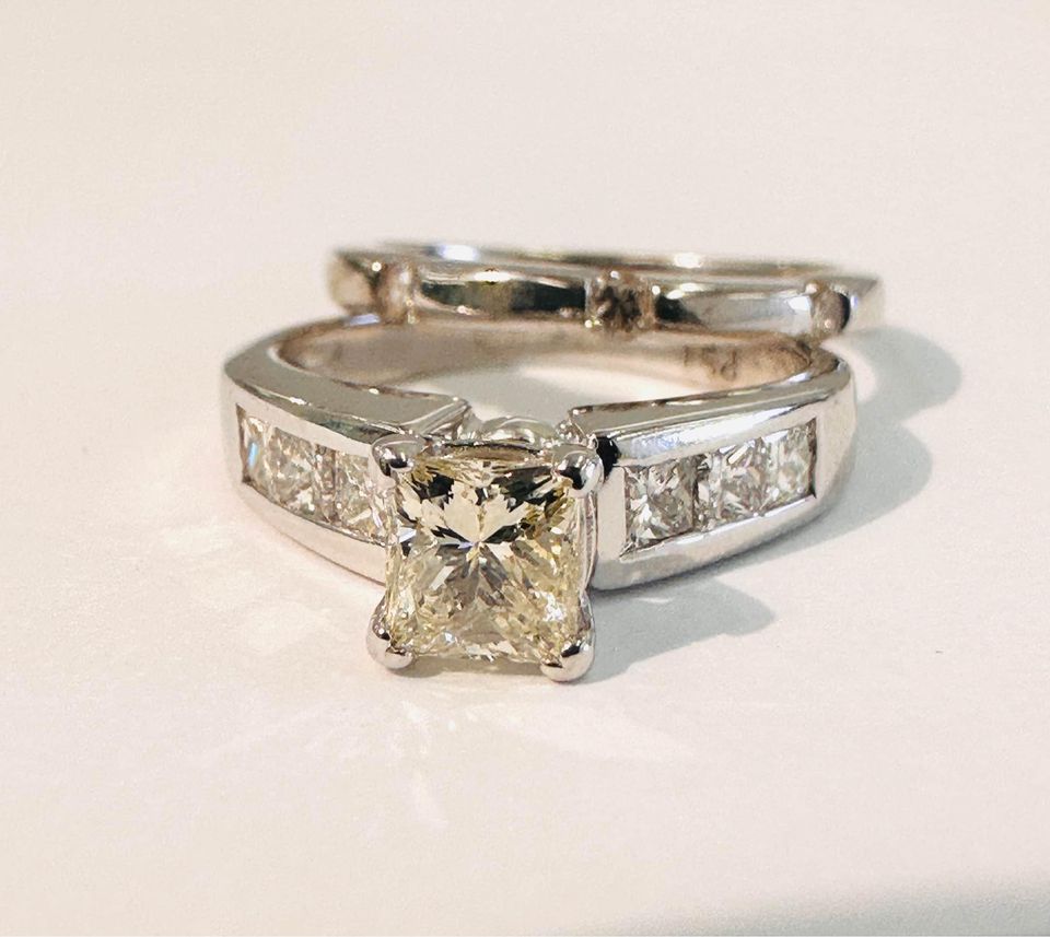 Natural Diamonds Wedding set in 18k Gold 1.50CTW