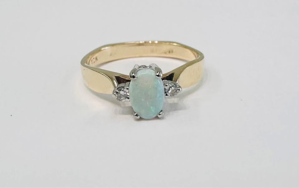 Natural Opal and Diamonds Yellow Gold Ring