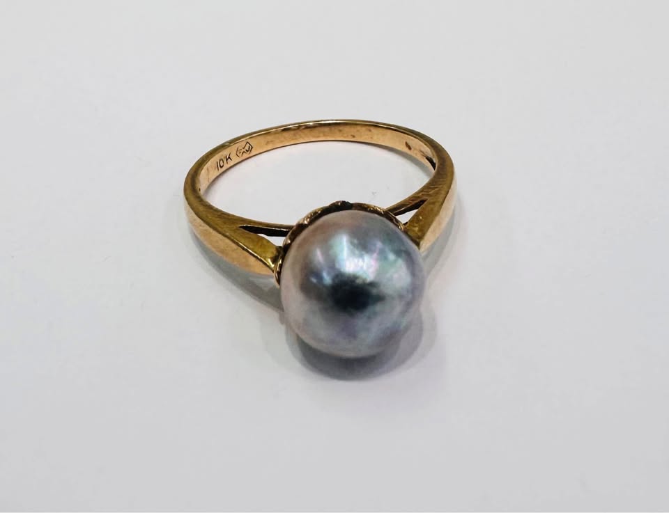 Natural Semi-Baroque Purple-Green Pear Vintage Ring