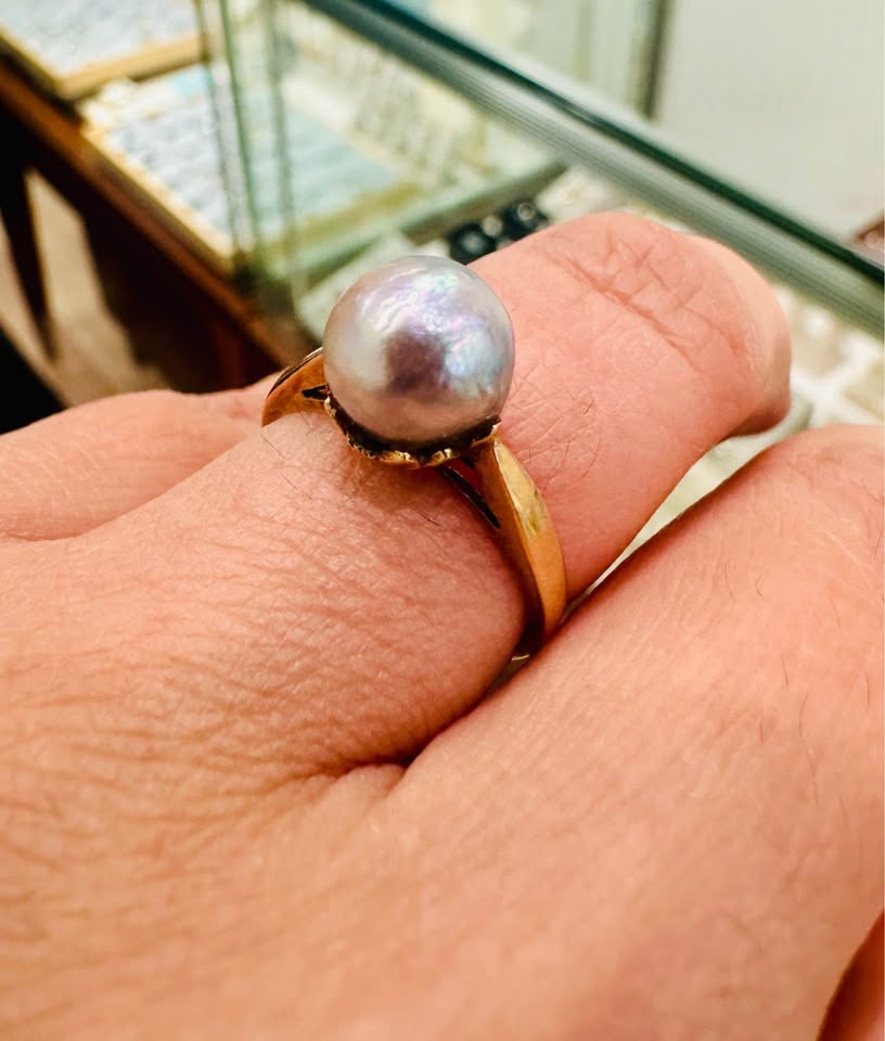 Natural Semi-Baroque Purple-Green Pear Vintage Ring