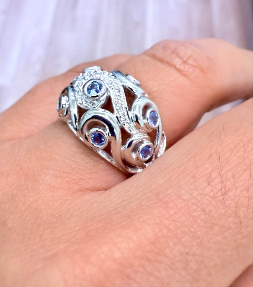 Natural Tanzanite and Diamonds Cocktail Ring in 14k White Gold