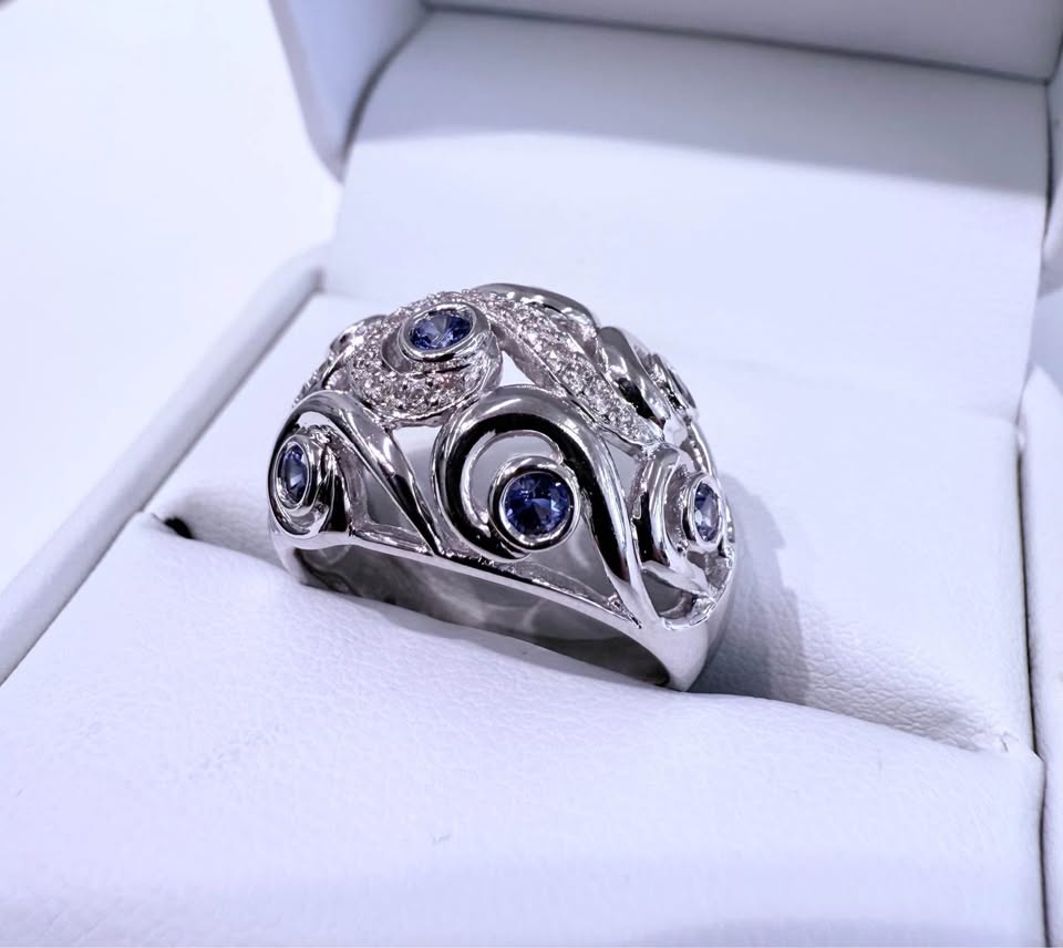 Natural Tanzanite and Diamonds Cocktail Ring in 14k White Gold