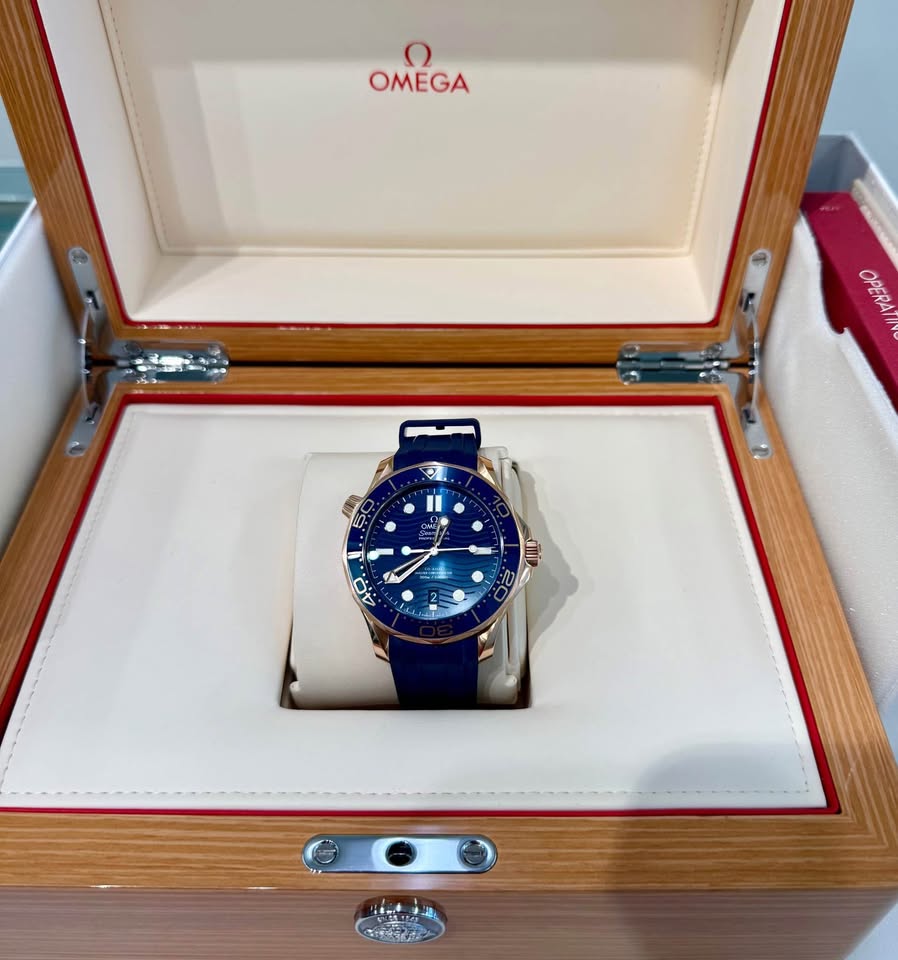 Omega Seamaster Diver 300 M 44mm Co-Axial Master Chronometer 210.62.422.00.3001 , Full set , 18k