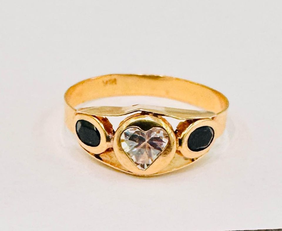 Past.Present.Future 18karat Ring with Crystal & Natural Onyx