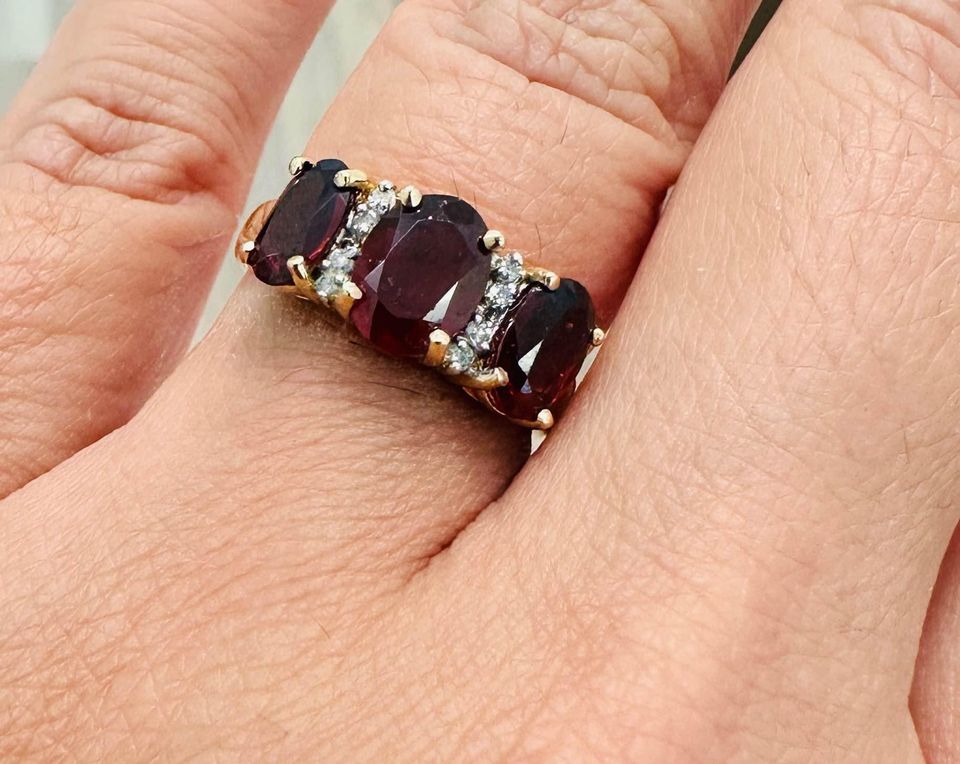 Past.Present.Future Natural Garnets & Diamonds Ring 3.00CTW