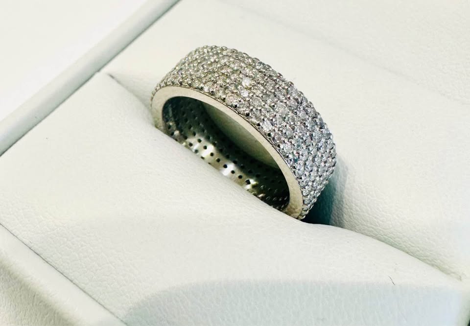 Platinum 950 Eternity Band 2.30 CTW of Natural Diamonds Pavè Style Band