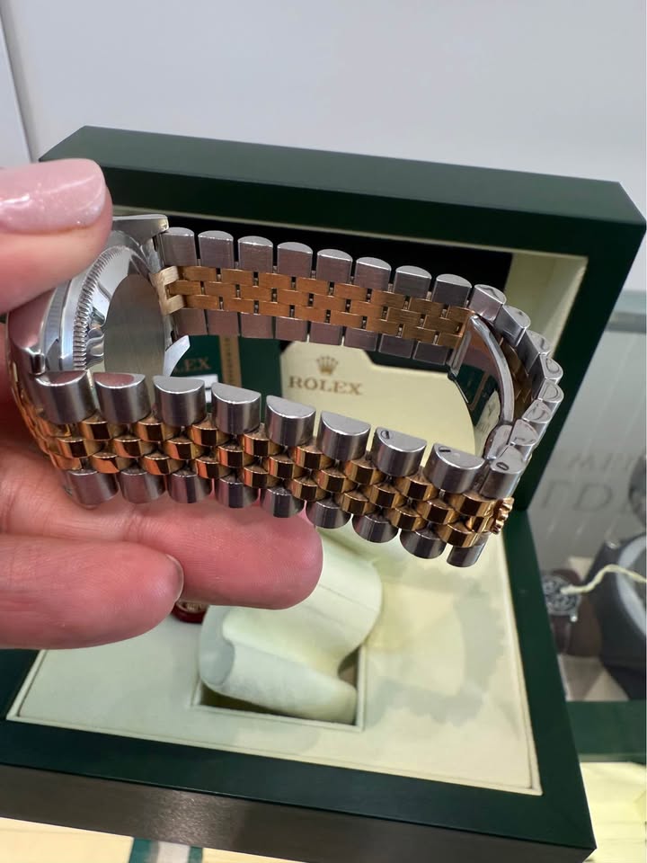ROLEX DATEJUST 36MM - CHAMPAGNE DIAL FULL SET 2009 , MINT CONDITION
