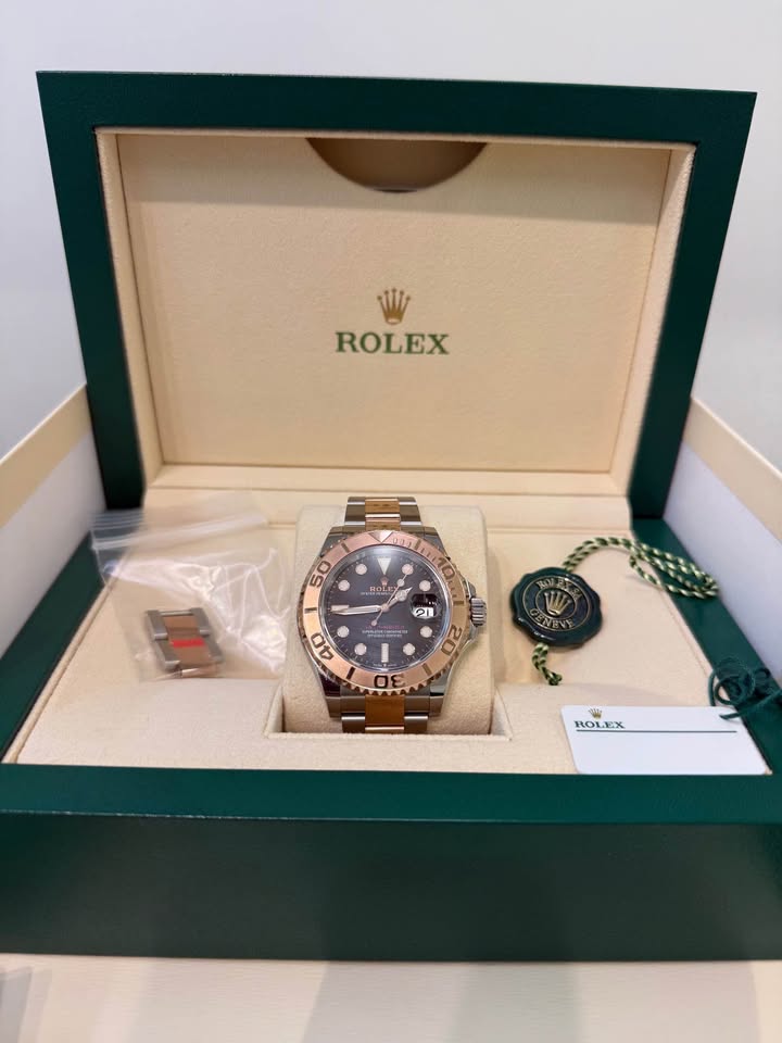 Rolex 2021 Yacht-Master Two Tone 40mm Black Dial 126621 Full Set