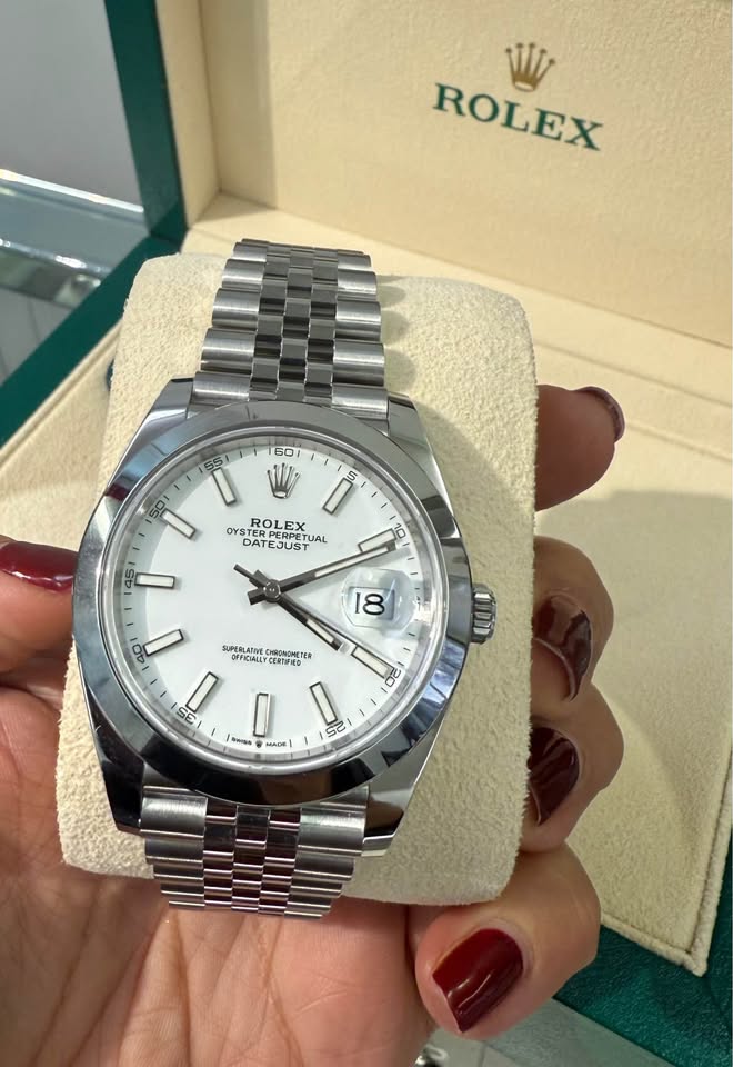 Rolex Datejust 2023 - 41mm Full set , Mint condition Ref# 126300