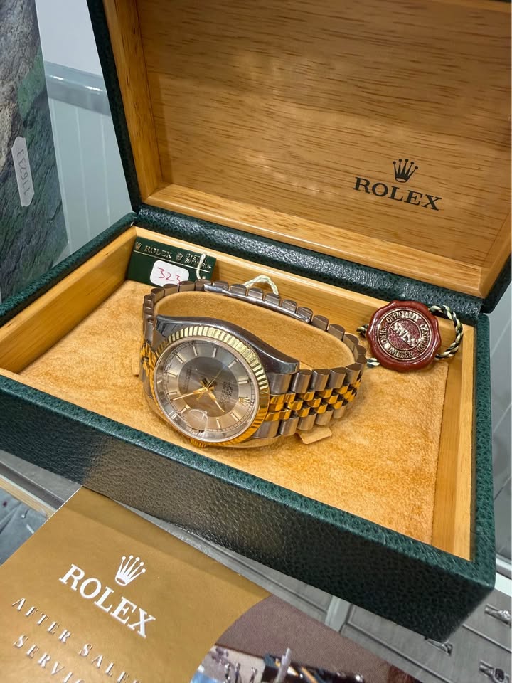 Rolex Datejust 36mm , 116233D , 18k Gold/Steel - 2007 Full Set Great Condition