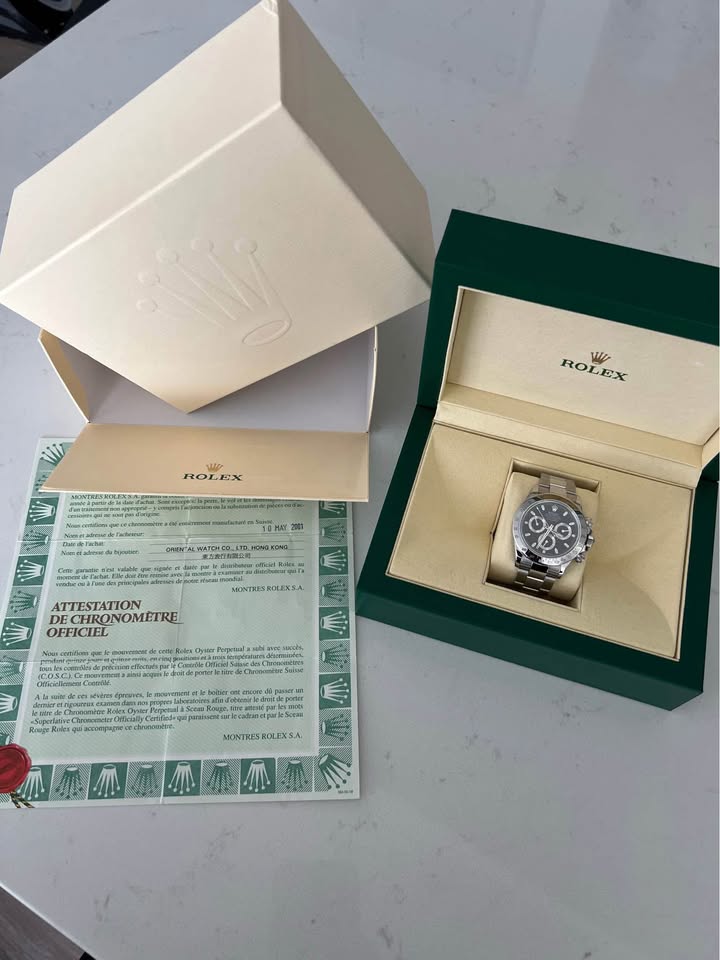 Rolex Daytona Black Face, Mint Condition 2001 , Full Set Model #116520
