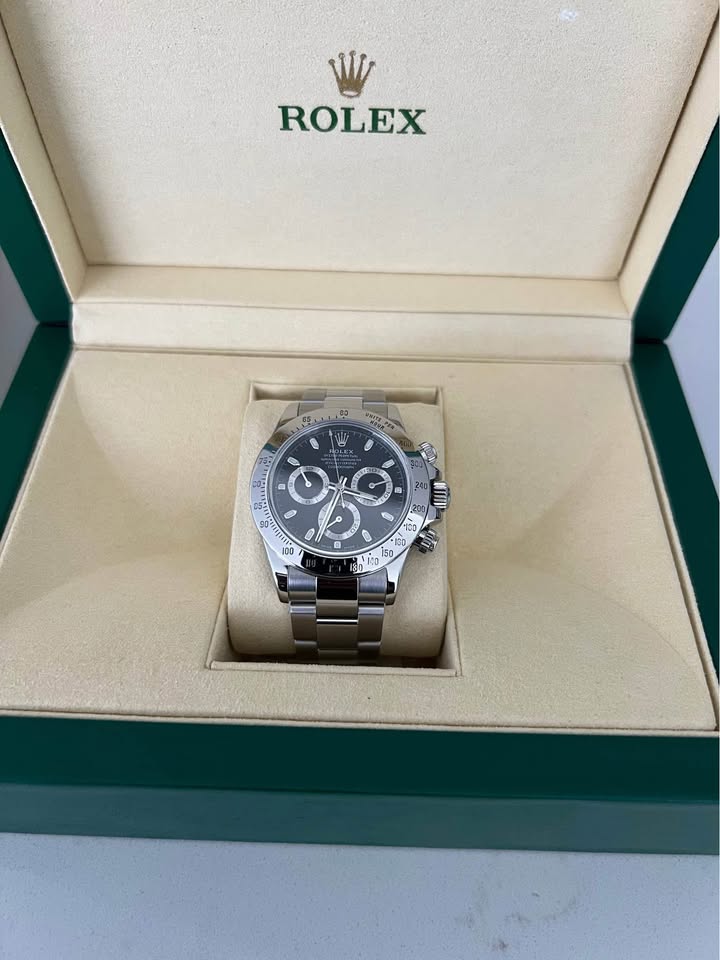 Rolex Daytona Black Face, Mint Condition 2001 , Full Set Model #116520