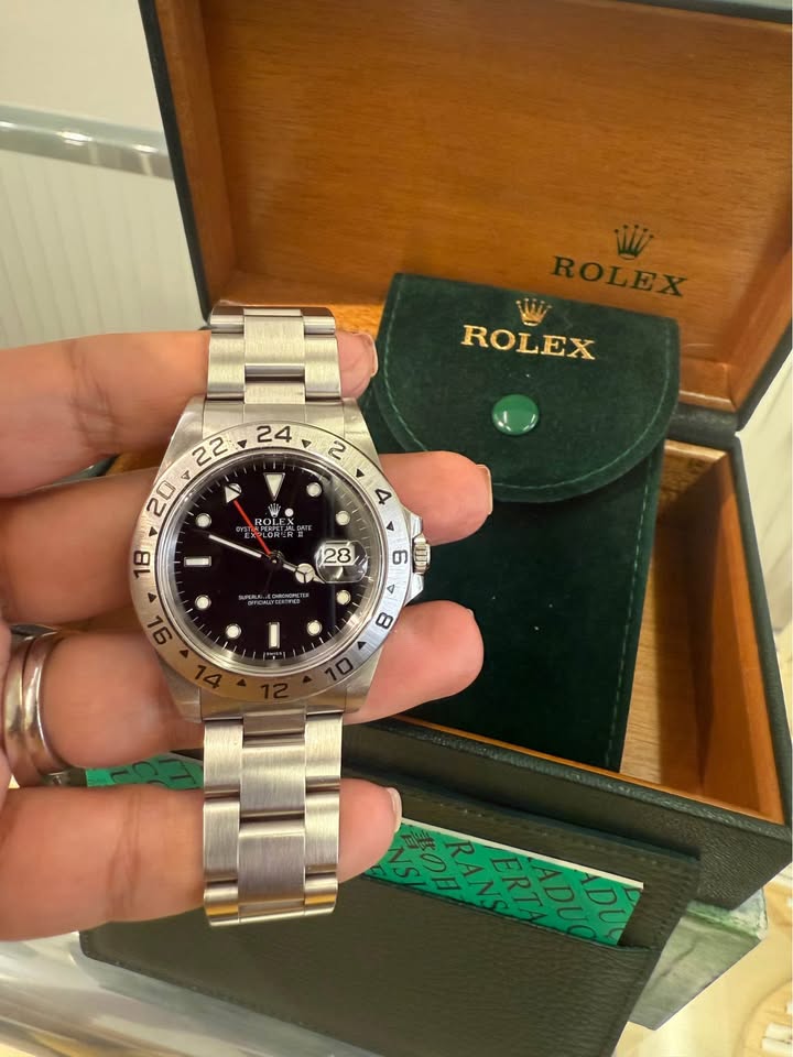 Rolex Explorer, Black Dial 40mm , New Condition, Complete Set , Serviced 2025