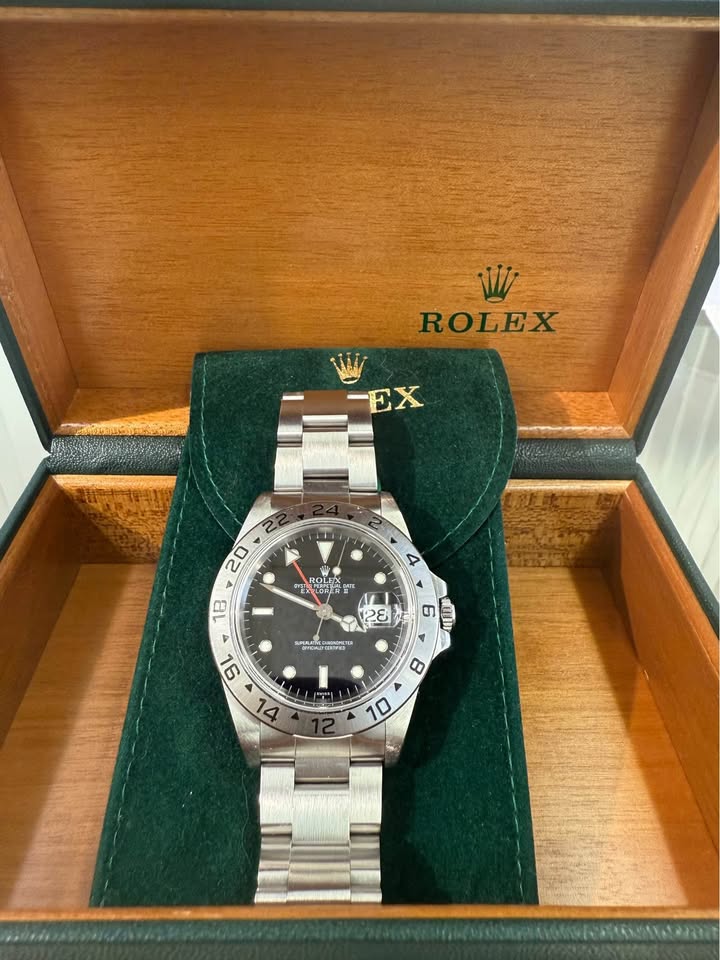 Rolex Explorer, Black Dial 40mm , New Condition, Complete Set , Serviced 2025