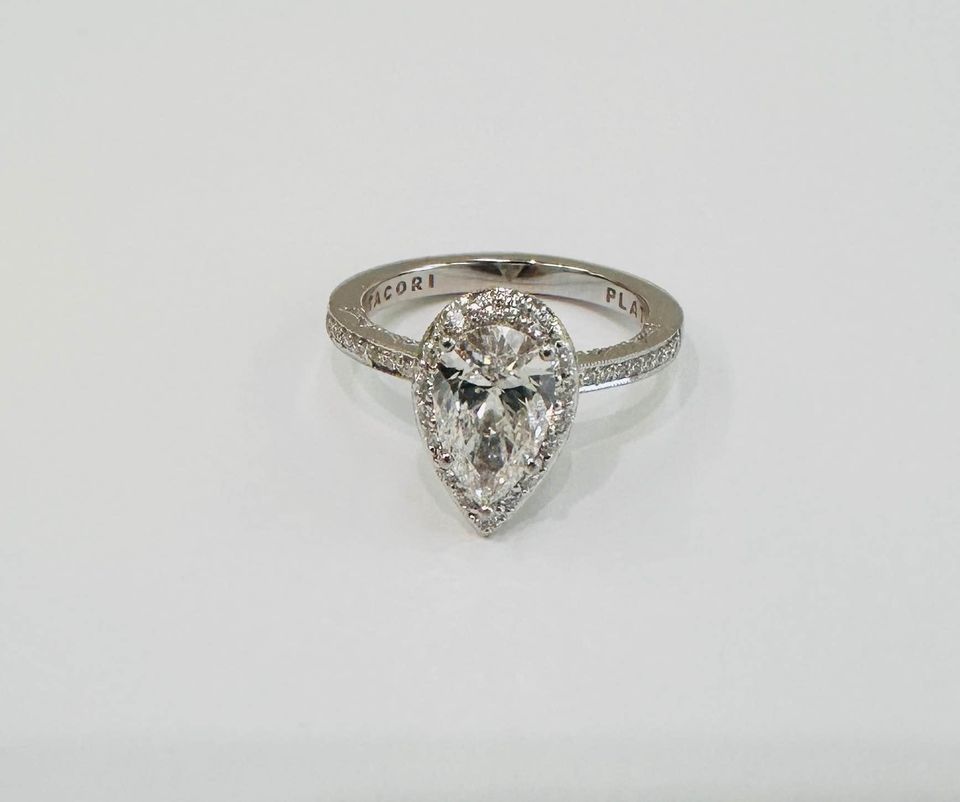 Tacori Royalty Platinum Engagement Ring 1.50 carat Pear Shape Diamond In F-VVS1