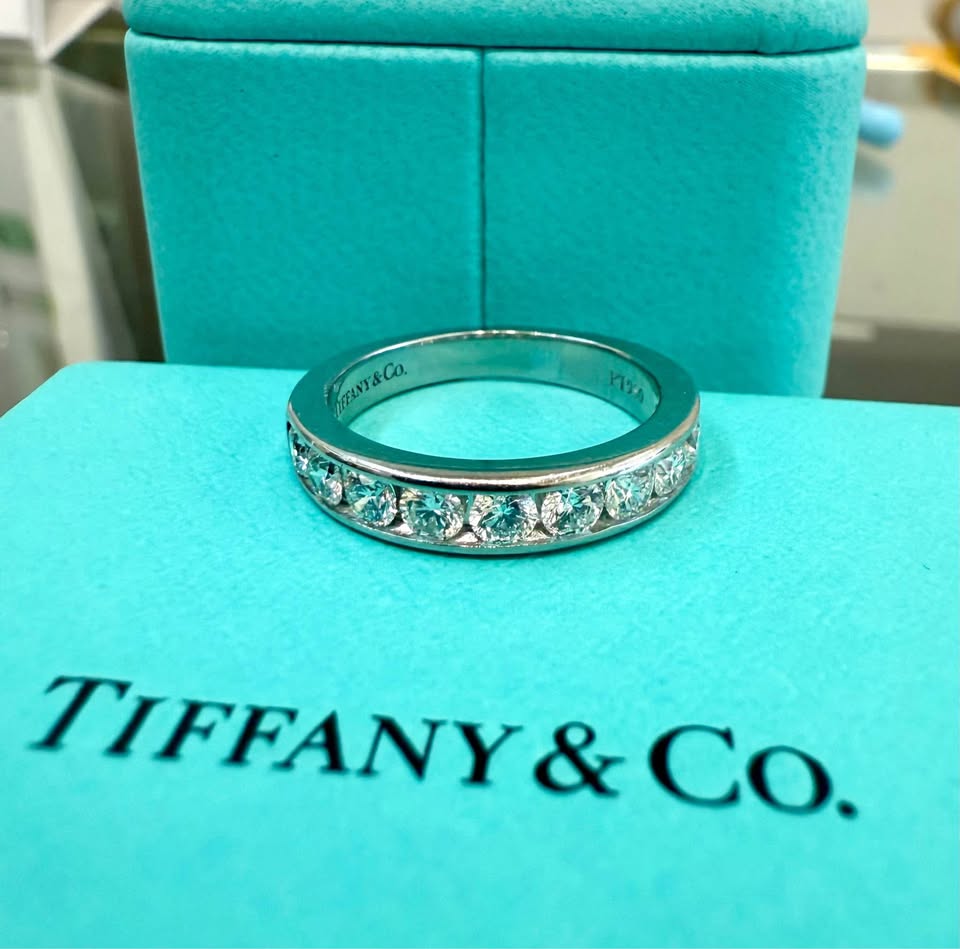 Tiffany&Co Natural Diamonds Platinum Chanel Set Band 1.00CTW