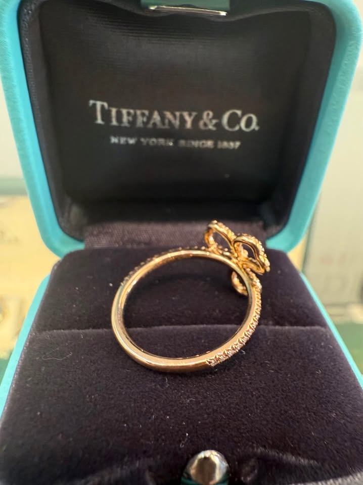 Tiffany & Co Paper Flower 18k &Natural Diamonds Ring