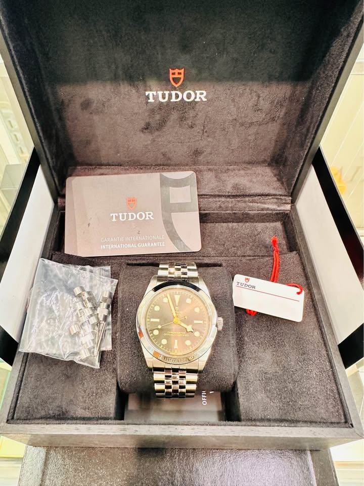 Tudor Black Bay 39mm , Complete set , 2023 New Condition