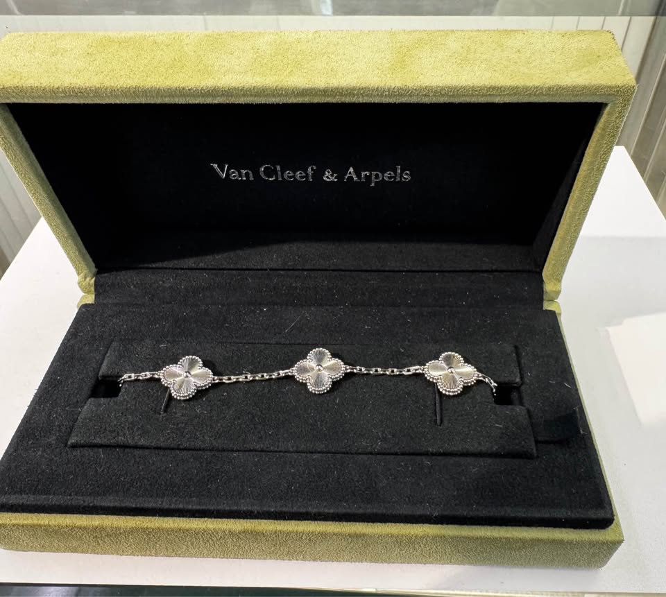 Van Cleef & Arpels 18k Vin Alhambra Guilloche 5 Motifs 750WG VCARP9XE00 with Box & Papers