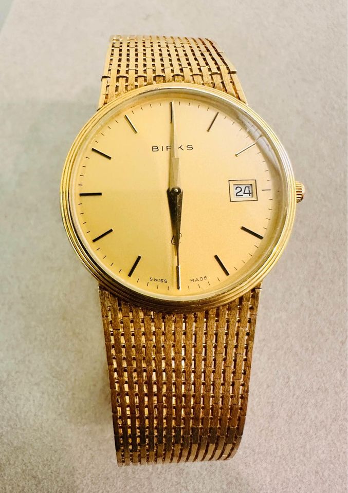 Vintage Gorgeous Birks Swiss Made Unisex watch in Solid 14k Gold