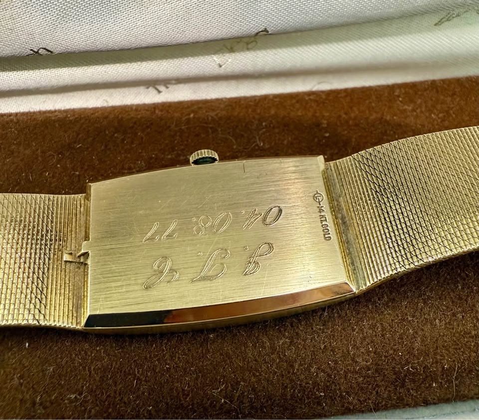 Vintage Longines 14karat Solid Gold Quartz unisex Watch Working And On Time 51grams