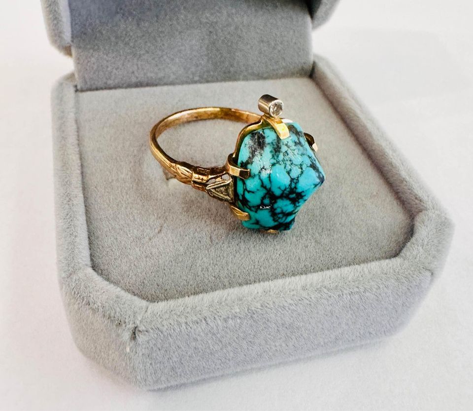 Vintage Turquoise and Natural Diamonds Ring in 14k Gold