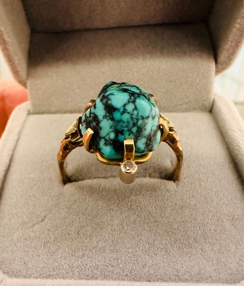 Vintage Turquoise and Natural Diamonds Ring in 14k Gold