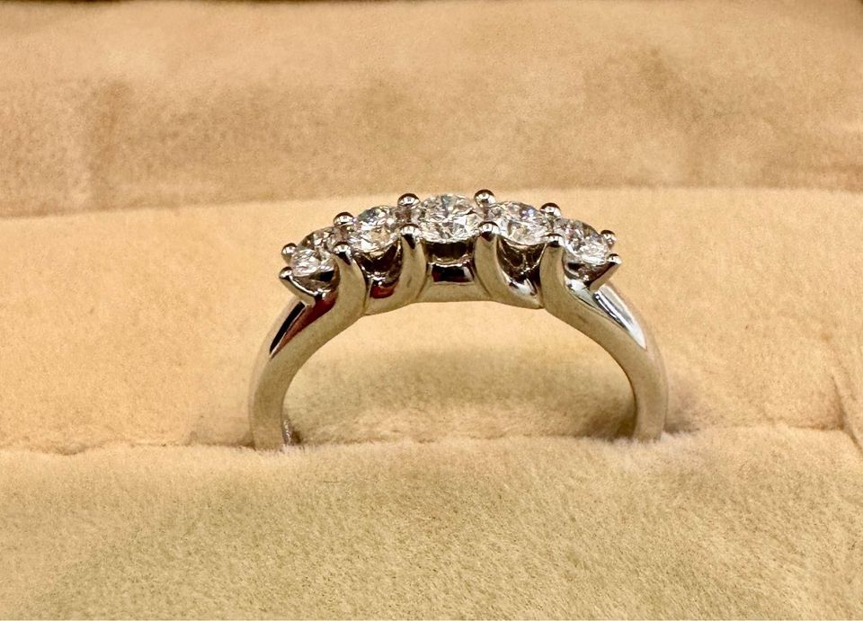 Gorgeous Natural Diamond Anniversary/Wedding band 0.50CTW in 14K White Gold