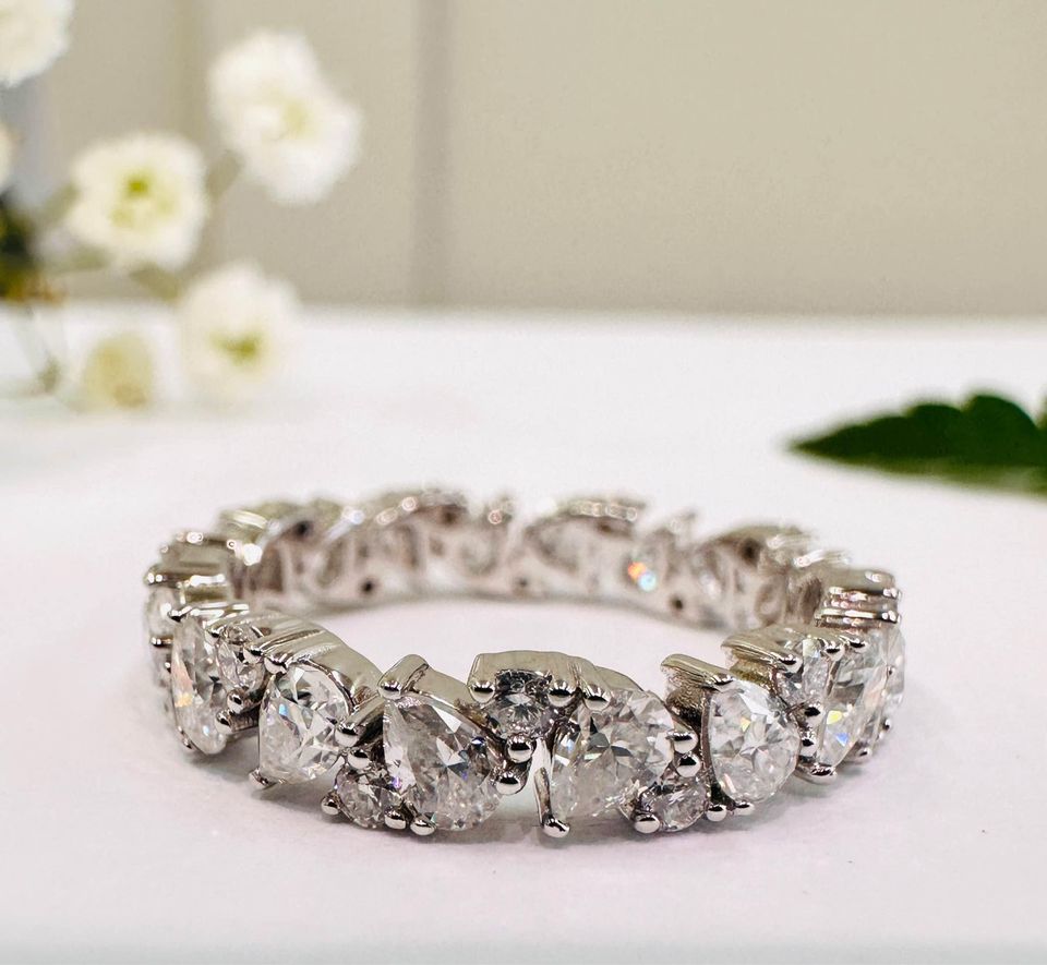 10Karat White Gold Eternity Band 2.50CTW